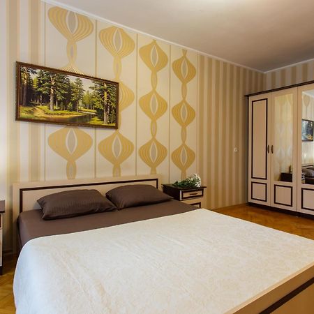 Appartement Covent - Garden - Kharkiv Extérieur photo