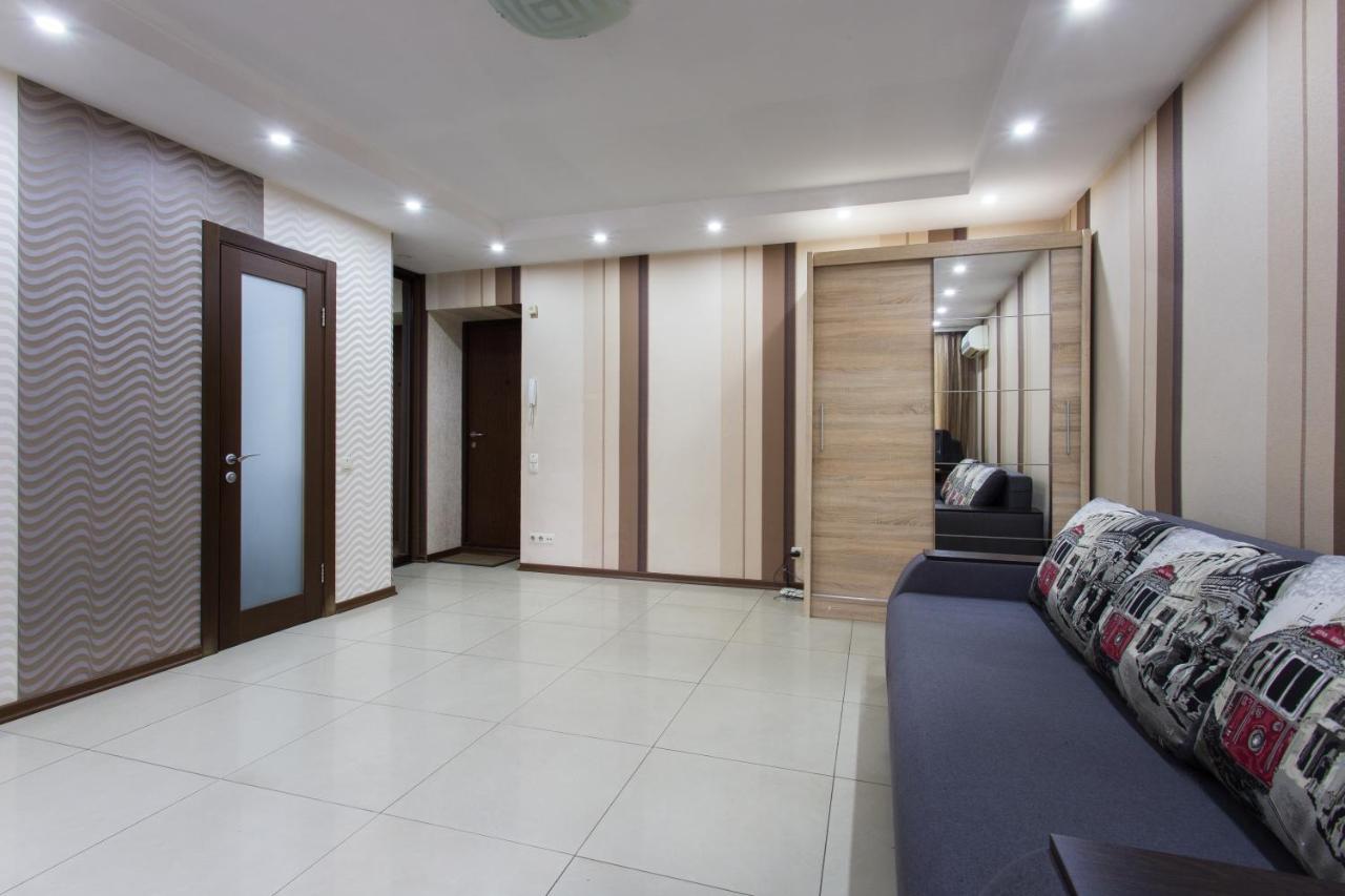 Appartement Covent - Garden - Kharkiv Extérieur photo