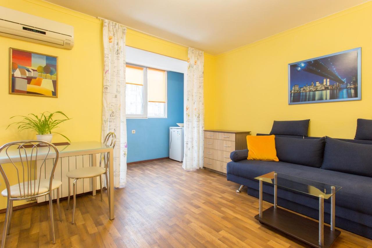 Appartement Covent - Garden - Kharkiv Extérieur photo