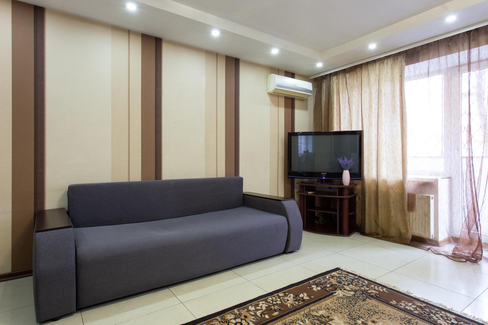 Appartement Covent - Garden - Kharkiv Extérieur photo